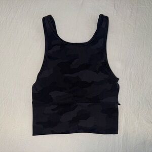 Lululemon power pivot tank size 6